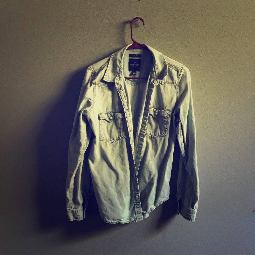 American Eagle Light Denim Button Down Shirt